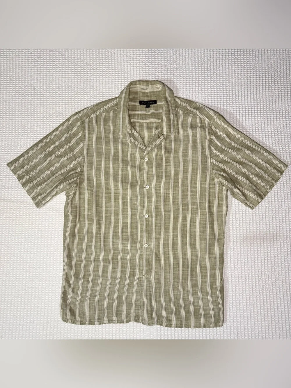 Banana Republic Men’s Linen Blend Camp Shirt Olive Green White Stripe Size S